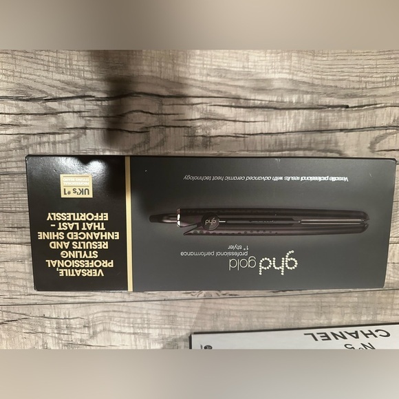 ghd Other - ghd Versatile Professional Styler with Gold Accents